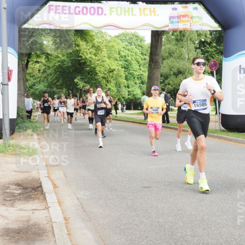 29.06.2025 - hella hamburg halbmarathon MichiJ http://msf.ph/oto/8200860 29.06.2025 10:21:32 Zwischen KM18-KM19 1686, 5070, 7965, 8883, 11199, 14293, 15054, 16505 meine-sportfotos.de