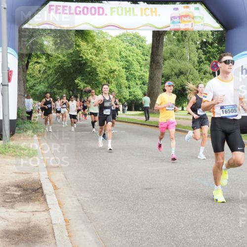 29.06.2025 - hella hamburg halbmarathon MichiJ http://msf.ph/oto/8200908 29.06.2025 10:21:32 Zwischen KM18-KM19 1686, 5070, 7965, 8883, 11199, 14293, 15054, 16505 meine-sportfotos.de