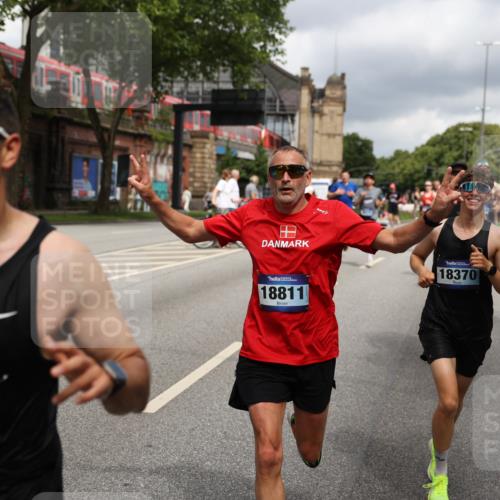 29.06.2025 - hella hamburg halbmarathon Yannick Fuchs http://msf.ph/oto/8200952 29.06.2025 10:44:43 20KM 1119, 1399, 1461, 1466, 1507, 1630, 1750, 1817, 2207, 3654, 4077, 4127, 4346, 5115, 6027, 6662, 6712, 6795, 7052, 7176, 7397, 7583, 7930, 7932, 8117, 8572, 8704, 8819, 9057, 10371, 11356, 11455, 11607, 12624, 13008, 13609, 13687, 13701, 13875, 14034, 14257, 14626, 15362, 15395, 15803, 15950, 16716, 16806, 17179, 17221, 17247, 17384, 18006, 18066, 18370, 18394, 18489, 18657, 18658, 18811 meine-sportfotos.de