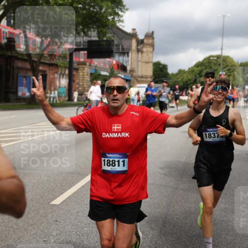 29.06.2025 - hella hamburg halbmarathon Yannick Fuchs http://msf.ph/oto/8200994 29.06.2025 10:44:43 20KM 1119, 1399, 1461, 1466, 1507, 1630, 1750, 1817, 2207, 3654, 4077, 4127, 4346, 5115, 6027, 6662, 6712, 6795, 7052, 7176, 7397, 7583, 7930, 7932, 8117, 8572, 8704, 8819, 9057, 10371, 11356, 11455, 11607, 12624, 13008, 13609, 13687, 13701, 13875, 14034, 14257, 14626, 15362, 15395, 15803, 15950, 16716, 16806, 17179, 17221, 17247, 17384, 18006, 18066, 18370, 18394, 18489, 18657, 18658, 18811 meine-sportfotos.de
