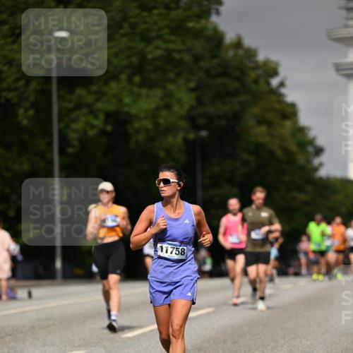 29.06.2025 - hella hamburg halbmarathon Dr. Thomas Lammeyer http://msf.ph/oto/8201026 29.06.2025 10:11:44 Kennedybrücke 1173, 1893, 1993, 2032, 2136, 3328, 3929, 4262, 5242, 5899, 5926, 6196, 6517, 6518, 6707, 6713, 6715, 6833, 7476, 7503, 7760, 8585, 9967, 10283, 10700 meine-sportfotos.de