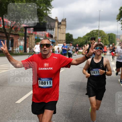 29.06.2025 - hella hamburg halbmarathon Yannick Fuchs http://msf.ph/oto/8201031 29.06.2025 10:44:43 20KM 1119, 1399, 1461, 1466, 1507, 1630, 1750, 1817, 2207, 3654, 4077, 4127, 4346, 5115, 6027, 6662, 6712, 6795, 7052, 7176, 7397, 7583, 7930, 7932, 8117, 8572, 8704, 8819, 9057, 10371, 11356, 11455, 11607, 12624, 13008, 13609, 13687, 13701, 13875, 14034, 14257, 14626, 15362, 15395, 15803, 15950, 16716, 16806, 17179, 17221, 17247, 17384, 18006, 18066, 18370, 18394, 18489, 18657, 18658, 18811 meine-sportfotos.de