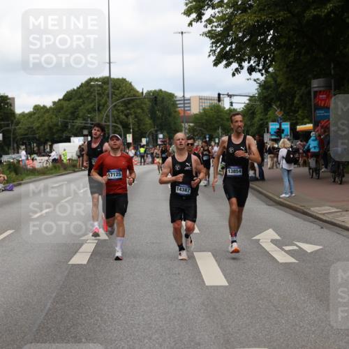 29.06.2025 - hella hamburg halbmarathon Yannick Fuchs http://msf.ph/oto/8201046 29.06.2025 10:32:01 20KM 1290, 2196, 2767, 4860, 4865, 5003, 5042, 5307, 5923, 6047, 6123, 6458, 7310, 9178, 9914, 10190, 10451, 10738, 11423, 12739, 12900, 13141, 13372, 13854, 14387, 14459, 14691, 14934, 15178, 15261, 15410, 15939, 16992, 17125, 17137, 17658, 18159, 18216, 18357, 18986 meine-sportfotos.de