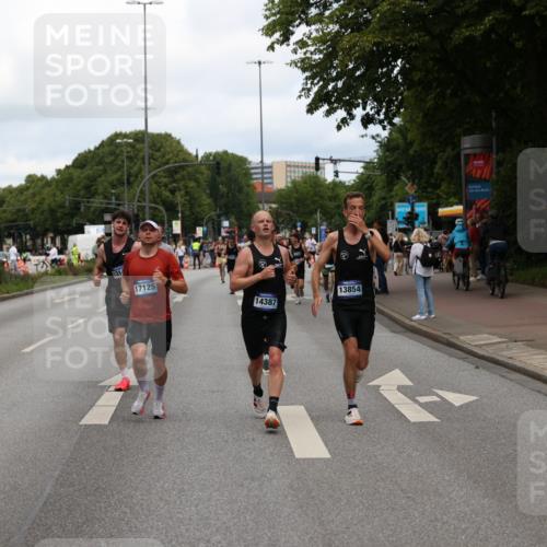29.06.2025 - hella hamburg halbmarathon Yannick Fuchs http://msf.ph/oto/8201071 29.06.2025 10:32:01 20KM 1290, 2196, 2767, 4860, 4865, 5003, 5042, 5307, 5923, 6047, 6123, 6458, 7310, 9178, 9914, 10190, 10451, 10738, 11423, 12739, 12900, 13141, 13372, 13854, 14387, 14459, 14691, 14934, 15178, 15261, 15410, 15939, 16992, 17125, 17137, 17658, 18159, 18216, 18357, 18986 meine-sportfotos.de