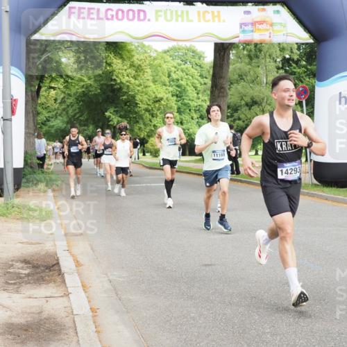 29.06.2025 - hella hamburg halbmarathon MichiJ http://msf.ph/oto/8201110 29.06.2025 10:21:34 Zwischen KM18-KM19 1686, 5070, 7965, 8883, 10484, 11169, 11199, 14293, 15054, 15826, 16505, 18099 meine-sportfotos.de