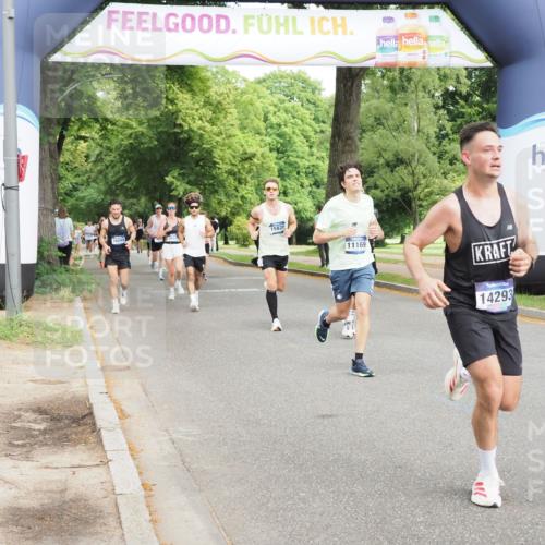 29.06.2025 - hella hamburg halbmarathon MichiJ http://msf.ph/oto/8201137 29.06.2025 10:21:34 Zwischen KM18-KM19 1686, 5070, 7965, 8883, 10484, 11169, 11199, 14293, 15054, 15826, 16505, 18099 meine-sportfotos.de