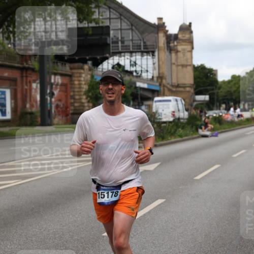 29.06.2025 - hella hamburg halbmarathon Yannick Fuchs http://msf.ph/oto/8201149 29.06.2025 10:32:01 20KM 1290, 2196, 2767, 4860, 4865, 5003, 5042, 5307, 5923, 6047, 6123, 6458, 7310, 9178, 9914, 10190, 10451, 10738, 11423, 12739, 12900, 13141, 13372, 13854, 14387, 14459, 14691, 14934, 15178, 15261, 15410, 15939, 16992, 17125, 17137, 17658, 18159, 18216, 18357, 18986 meine-sportfotos.de