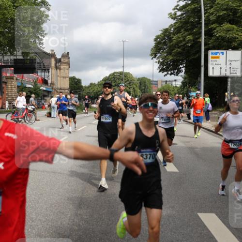 29.06.2025 - hella hamburg halbmarathon Yannick Fuchs http://msf.ph/oto/8201171 29.06.2025 10:44:44 20KM 1119, 1399, 1461, 1466, 1507, 1630, 1750, 1817, 2207, 3654, 4077, 4127, 4346, 5018, 5115, 6027, 6662, 6712, 6795, 7052, 7134, 7176, 7397, 7583, 7930, 7932, 8117, 8572, 8704, 8819, 9057, 10371, 11356, 11455, 11607, 12624, 13008, 13687, 13701, 13875, 14034, 14257, 14626, 15362, 15395, 15803, 15950, 16716, 16806, 17179, 17221, 17247, 17384, 18006, 18066, 18370, 18394, 18489, 18657, 18658, 18811 meine-sportfotos.de