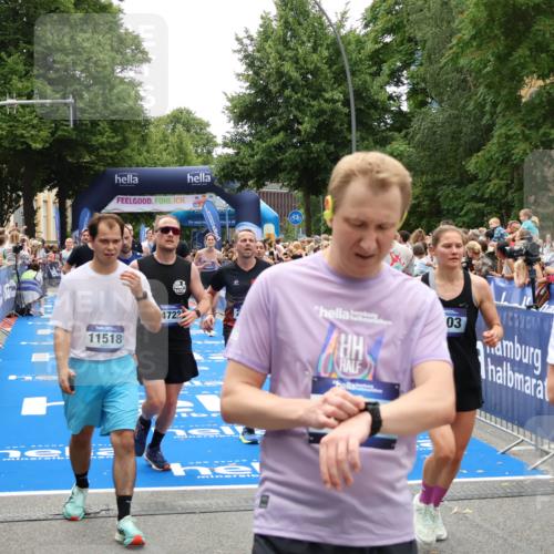 29.06.2025 - hella hamburg halbmarathon Zöllner http://msf.ph/oto/8201184 29.06.2025 10:47:27 Ziel 51, 1012, 2274, 2839, 2864, 2869, 5024, 5532, 5650, 6203, 8693, 9305, 10423, 11077, 11491, 11518, 13782, 14722, 15350, 15611, 15923, 16089, 16819, 18758, 18974 meine-sportfotos.de