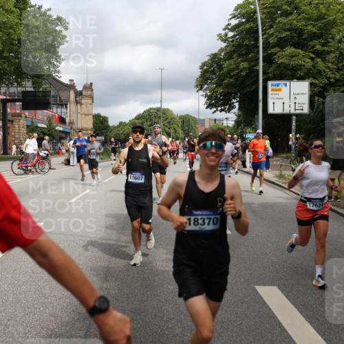 29.06.2025 - hella hamburg halbmarathon Yannick Fuchs http://msf.ph/oto/8201230 29.06.2025 10:44:44 20KM 1119, 1399, 1461, 1466, 1507, 1630, 1750, 1817, 2207, 3654, 4077, 4127, 4346, 5018, 5115, 6027, 6662, 6712, 6795, 7052, 7134, 7176, 7397, 7583, 7930, 7932, 8117, 8572, 8704, 8819, 9057, 10371, 11356, 11455, 11607, 12624, 13008, 13687, 13701, 13875, 14034, 14257, 14626, 15362, 15395, 15803, 15950, 16716, 16806, 17179, 17221, 17247, 17384, 18006, 18066, 18370, 18394, 18489, 18657, 18658, 18811 meine-sportfotos.de