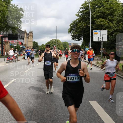 29.06.2025 - hella hamburg halbmarathon Yannick Fuchs http://msf.ph/oto/8201233 29.06.2025 10:44:44 20KM 1119, 1399, 1461, 1466, 1507, 1630, 1750, 1817, 2207, 3654, 4077, 4127, 4346, 5018, 5115, 6027, 6662, 6712, 6795, 7052, 7134, 7176, 7397, 7583, 7930, 7932, 8117, 8572, 8704, 8819, 9057, 10371, 11356, 11455, 11607, 12624, 13008, 13687, 13701, 13875, 14034, 14257, 14626, 15362, 15395, 15803, 15950, 16716, 16806, 17179, 17221, 17247, 17384, 18006, 18066, 18370, 18394, 18489, 18657, 18658, 18811 meine-sportfotos.de