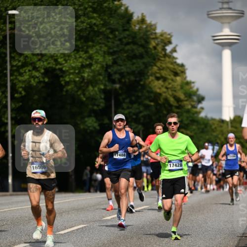 29.06.2025 - hella hamburg halbmarathon Dr. Thomas Lammeyer http://msf.ph/oto/8201267 29.06.2025 09:48:18 Kennedybrücke 1758, 2746, 3043, 3201, 5070, 5269, 5367, 5746, 6619, 6781, 7272, 8209, 8473, 9137, 9381, 10156, 10171, 10486, 10848, 11169 meine-sportfotos.de
