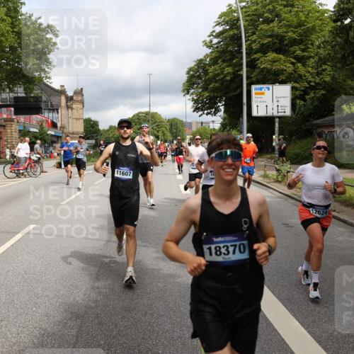 29.06.2025 - hella hamburg halbmarathon Yannick Fuchs http://msf.ph/oto/8201274 29.06.2025 10:44:44 20KM 1119, 1399, 1461, 1466, 1507, 1630, 1750, 1817, 2207, 3654, 4077, 4127, 4346, 5018, 5115, 6027, 6662, 6712, 6795, 7052, 7134, 7176, 7397, 7583, 7930, 7932, 8117, 8572, 8704, 8819, 9057, 10371, 11356, 11455, 11607, 12624, 13008, 13687, 13701, 13875, 14034, 14257, 14626, 15362, 15395, 15803, 15950, 16716, 16806, 17179, 17221, 17247, 17384, 18006, 18066, 18370, 18394, 18489, 18657, 18658, 18811 meine-sportfotos.de