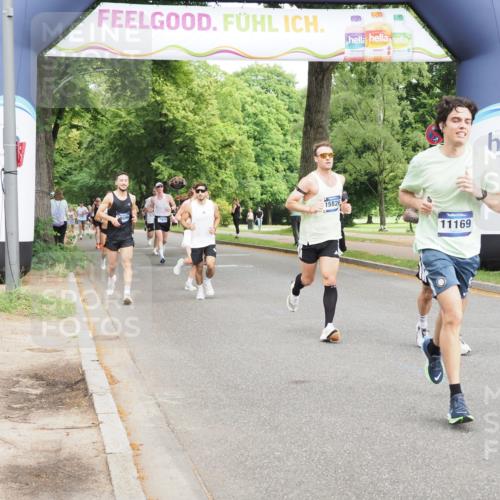 29.06.2025 - hella hamburg halbmarathon MichiJ http://msf.ph/oto/8201283 29.06.2025 10:21:35 Zwischen KM18-KM19 1686, 5070, 7965, 8883, 10484, 11169, 11199, 14293, 15054, 15826, 16505, 18099 meine-sportfotos.de