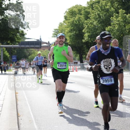 29.06.2025 - hella hamburg halbmarathon Jannik Wohlers http://msf.ph/oto/8201292 29.06.2025 09:47:46 Lombardsbrücke 1385, 1562, 1743, 2714, 2767, 3959, 4602, 4860, 5091, 5315, 6684, 6829, 6990, 8362, 8933, 10900, 11202, 11227, 11620, 11745, 11929, 12290, 12514, 13595, 13854, 14387, 14875, 14908, 14934, 15015, 15261, 15415, 15701, 15959, 16119, 16158, 17024, 17217, 18103, 18573, 18584, 18679, 18841 meine-sportfotos.de