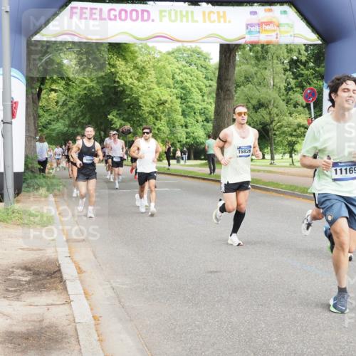 29.06.2025 - hella hamburg halbmarathon MichiJ http://msf.ph/oto/8201294 29.06.2025 10:21:35 Zwischen KM18-KM19 1686, 5070, 7965, 8883, 10484, 11169, 11199, 14293, 15054, 15826, 16505, 18099 meine-sportfotos.de