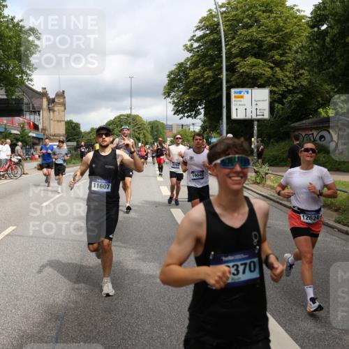 29.06.2025 - hella hamburg halbmarathon Yannick Fuchs http://msf.ph/oto/8201300 29.06.2025 10:44:44 20KM 1119, 1399, 1461, 1466, 1507, 1630, 1750, 1817, 2207, 3654, 4077, 4127, 4346, 5018, 5115, 6027, 6662, 6712, 6795, 7052, 7134, 7176, 7397, 7583, 7930, 7932, 8117, 8572, 8704, 8819, 9057, 10371, 11356, 11455, 11607, 12624, 13008, 13687, 13701, 13875, 14034, 14257, 14626, 15362, 15395, 15803, 15950, 16716, 16806, 17179, 17221, 17247, 17384, 18006, 18066, 18370, 18394, 18489, 18657, 18658, 18811 meine-sportfotos.de