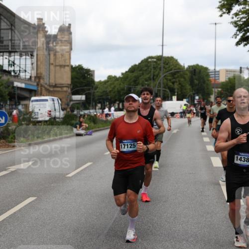 29.06.2025 - hella hamburg halbmarathon Yannick Fuchs http://msf.ph/oto/8201305 29.06.2025 10:32:02 20KM 1290, 2196, 2767, 4860, 5003, 5042, 5307, 5923, 6047, 6123, 6458, 7310, 9178, 9914, 10190, 10451, 11423, 12739, 12900, 13141, 13372, 13854, 14387, 14459, 14691, 14934, 15178, 15261, 15410, 15939, 16992, 17125, 17137, 18103, 18159, 18216, 18357, 18986 meine-sportfotos.de