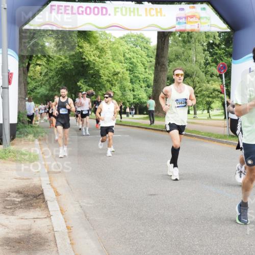 29.06.2025 - hella hamburg halbmarathon MichiJ http://msf.ph/oto/8201308 29.06.2025 10:21:35 Zwischen KM18-KM19 1686, 5070, 7965, 8883, 10484, 11169, 11199, 14293, 15054, 15826, 16505, 18099 meine-sportfotos.de