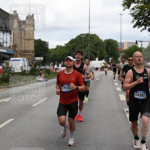 29.06.2025 - hella hamburg halbmarathon Yannick Fuchs http://msf.ph/oto/8201312 29.06.2025 10:32:02 20KM 1290, 2196, 2767, 4860, 5003, 5042, 5307, 5923, 6047, 6123, 6458, 7310, 9178, 9914, 10190, 10451, 11423, 12739, 12900, 13141, 13372, 13854, 14387, 14459, 14691, 14934, 15178, 15261, 15410, 15939, 16992, 17125, 17137, 18103, 18159, 18216, 18357, 18986 meine-sportfotos.de