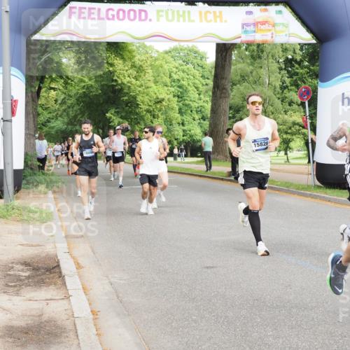 29.06.2025 - hella hamburg halbmarathon MichiJ http://msf.ph/oto/8201320 29.06.2025 10:21:35 Zwischen KM18-KM19 1686, 5070, 7965, 8883, 10484, 11169, 11199, 14293, 15054, 15826, 16505, 18099 meine-sportfotos.de