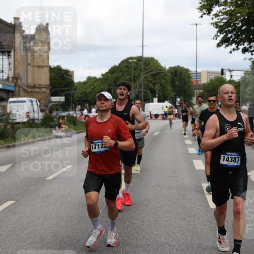 29.06.2025 - hella hamburg halbmarathon Yannick Fuchs http://msf.ph/oto/8201323 29.06.2025 10:32:02 20KM 1290, 2196, 2767, 4860, 5003, 5042, 5307, 5923, 6047, 6123, 6458, 7310, 9178, 9914, 10190, 10451, 11423, 12739, 12900, 13141, 13372, 13854, 14387, 14459, 14691, 14934, 15178, 15261, 15410, 15939, 16992, 17125, 17137, 18103, 18159, 18216, 18357, 18986 meine-sportfotos.de