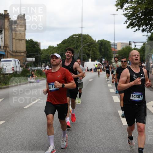 29.06.2025 - hella hamburg halbmarathon Yannick Fuchs http://msf.ph/oto/8201334 29.06.2025 10:32:02 20KM 1290, 2196, 2767, 4860, 5003, 5042, 5307, 5923, 6047, 6123, 6458, 7310, 9178, 9914, 10190, 10451, 11423, 12739, 12900, 13141, 13372, 13854, 14387, 14459, 14691, 14934, 15178, 15261, 15410, 15939, 16992, 17125, 17137, 18103, 18159, 18216, 18357, 18986 meine-sportfotos.de