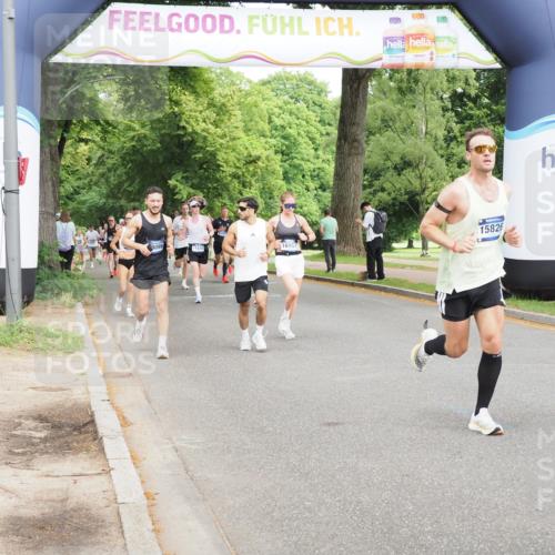 29.06.2025 - hella hamburg halbmarathon MichiJ http://msf.ph/oto/8201379 29.06.2025 10:21:35 Zwischen KM18-KM19 1686, 5070, 7965, 8883, 10484, 11169, 11199, 14293, 15054, 15826, 16505, 18099 meine-sportfotos.de