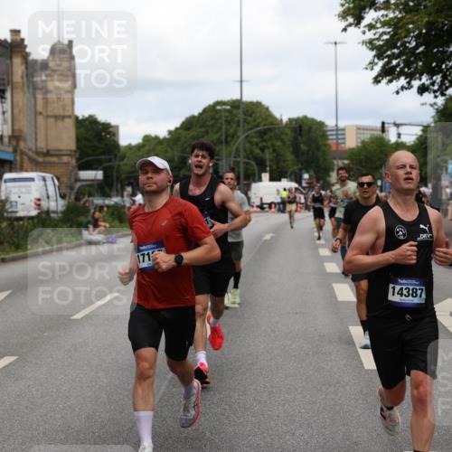 29.06.2025 - hella hamburg halbmarathon Yannick Fuchs http://msf.ph/oto/8201415 29.06.2025 10:32:02 20KM 1290, 2196, 2767, 4860, 5003, 5042, 5307, 5923, 6047, 6123, 6458, 7310, 9178, 9914, 10190, 10451, 11423, 12739, 12900, 13141, 13372, 13854, 14387, 14459, 14691, 14934, 15178, 15261, 15410, 15939, 16992, 17125, 17137, 18103, 18159, 18216, 18357, 18986 meine-sportfotos.de
