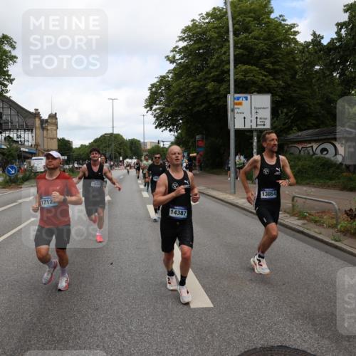 29.06.2025 - hella hamburg halbmarathon Yannick Fuchs http://msf.ph/oto/8201464 29.06.2025 10:32:03 20KM 1290, 2196, 2404, 2767, 3790, 4860, 5042, 5307, 5923, 6047, 6123, 6458, 7310, 9178, 9914, 10190, 10451, 11423, 12739, 12900, 13141, 13372, 13854, 14387, 14459, 14691, 14934, 15178, 15410, 15939, 16992, 17125, 17137, 18103, 18159, 18216, 18357, 18986 meine-sportfotos.de