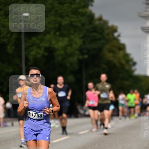 29.06.2025 - hella hamburg halbmarathon Dr. Thomas Lammeyer http://msf.ph/oto/8201491 29.06.2025 10:11:45 Kennedybrücke 1173, 1893, 1993, 2032, 2136, 3328, 3929, 4262, 5242, 5899, 5926, 6196, 6517, 6518, 6707, 6713, 6715, 6833, 7476, 7503, 7760, 8585, 9338, 9967, 10283, 10700 meine-sportfotos.de