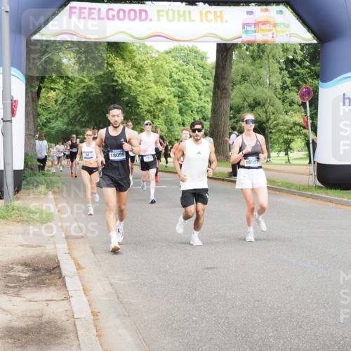 29.06.2025 - hella hamburg halbmarathon MichiJ http://msf.ph/oto/8201503 29.06.2025 10:21:36 Zwischen KM18-KM19 1686, 5070, 7965, 8883, 10484, 11169, 11199, 14293, 15826, 16505, 18099 meine-sportfotos.de