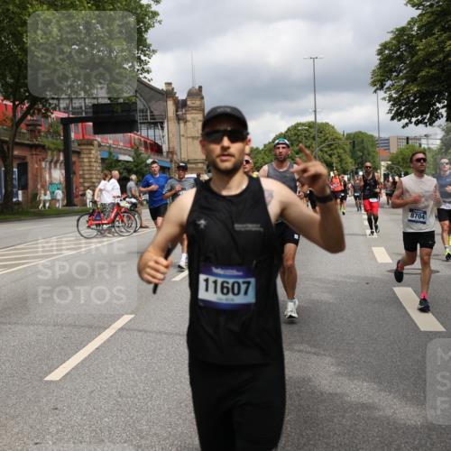 29.06.2025 - hella hamburg halbmarathon Yannick Fuchs http://msf.ph/oto/8201529 29.06.2025 10:44:45 20KM 1119, 1399, 1461, 1466, 1507, 1630, 1750, 1817, 2207, 2880, 3654, 4077, 4346, 4816, 5018, 5115, 6027, 6662, 6712, 6795, 7052, 7134, 7176, 7397, 7583, 7930, 7932, 8117, 8572, 8704, 8819, 9057, 10371, 11214, 11356, 11455, 11607, 12016, 12624, 13008, 13687, 13701, 13875, 14034, 14257, 14626, 15362, 15395, 15803, 15950, 16291, 16716, 17179, 17221, 17247, 17384, 18006, 18066, 18370, 18394, 18489, 18657, 18658, 18811 meine-sportfotos.de