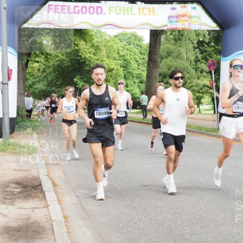 29.06.2025 - hella hamburg halbmarathon MichiJ http://msf.ph/oto/8201542 29.06.2025 10:21:37 Zwischen KM18-KM19 1686, 5070, 7793, 7965, 8883, 10484, 11169, 11370, 14293, 15826, 16505, 16957, 18099 meine-sportfotos.de