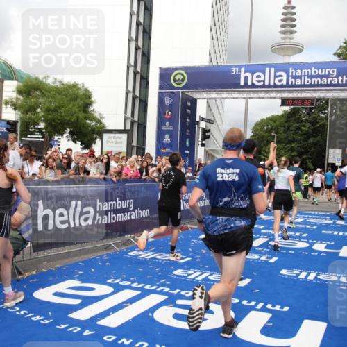 29.06.2025 - hella hamburg halbmarathon Michael Strokosch http://msf.ph/oto/8201561 29.06.2025 10:43:30 Ziel 2653, 3928, 5124, 5436, 5506, 7635, 8664, 9931, 10237, 13348, 15921, 16720, 17391, 18274, 18810, 18942, 18987, 19009, 19051 meine-sportfotos.de
