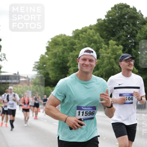 29.06.2025 - hella hamburg halbmarathon Jannik Wohlers http://msf.ph/oto/8201563 29.06.2025 10:25:28 Lombardsbrücke 1305, 1479, 1481, 3343, 3765, 4378, 4797, 5497, 6663, 8881, 10104, 10219, 11139, 11596, 11699, 11828, 11859, 12074, 12505, 12838, 12945, 12946, 14179, 14223, 14936, 16289, 16354, 16381, 16927, 17369 meine-sportfotos.de