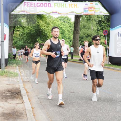 29.06.2025 - hella hamburg halbmarathon MichiJ http://msf.ph/oto/8201582 29.06.2025 10:21:38 Zwischen KM18-KM19 51, 1686, 7793, 7965, 8883, 10484, 11169, 11370, 14293, 15826, 16505, 16957, 18099 meine-sportfotos.de