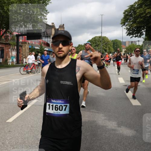 29.06.2025 - hella hamburg halbmarathon Yannick Fuchs http://msf.ph/oto/8201592 29.06.2025 10:44:45 20KM 1119, 1399, 1461, 1466, 1507, 1630, 1750, 1817, 2207, 2880, 3654, 4077, 4346, 4816, 5018, 5115, 6027, 6662, 6712, 6795, 7052, 7134, 7176, 7397, 7583, 7930, 7932, 8117, 8572, 8704, 8819, 9057, 10371, 11214, 11356, 11455, 11607, 12016, 12624, 13008, 13687, 13701, 13875, 14034, 14257, 14626, 15362, 15395, 15803, 15950, 16291, 16716, 17179, 17221, 17247, 17384, 18006, 18066, 18370, 18394, 18489, 18657, 18658, 18811 meine-sportfotos.de