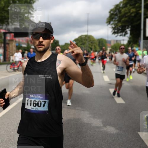 29.06.2025 - hella hamburg halbmarathon Yannick Fuchs http://msf.ph/oto/8201601 29.06.2025 10:44:45 20KM 1119, 1399, 1461, 1466, 1507, 1630, 1750, 1817, 2207, 2880, 3654, 4077, 4346, 4816, 5018, 5115, 6027, 6662, 6712, 6795, 7052, 7134, 7176, 7397, 7583, 7930, 7932, 8117, 8572, 8704, 8819, 9057, 10371, 11214, 11356, 11455, 11607, 12016, 12624, 13008, 13687, 13701, 13875, 14034, 14257, 14626, 15362, 15395, 15803, 15950, 16291, 16716, 17179, 17221, 17247, 17384, 18006, 18066, 18370, 18394, 18489, 18657, 18658, 18811 meine-sportfotos.de