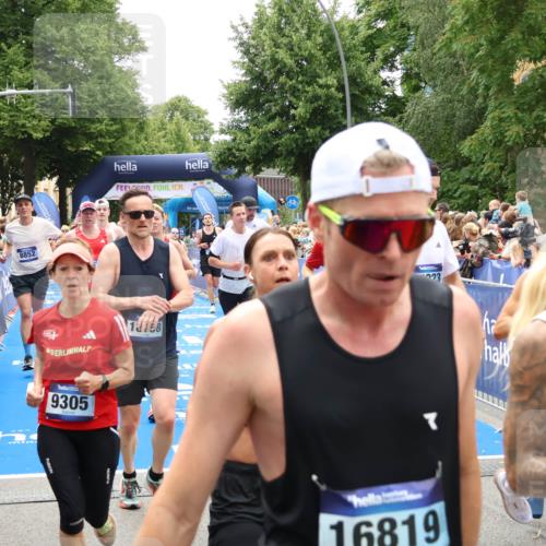 29.06.2025 - hella hamburg halbmarathon Zöllner http://msf.ph/oto/8201645 29.06.2025 10:47:35 Ziel 1012, 1070, 1320, 1592, 1696, 2284, 2839, 2869, 2953, 3304, 5532, 5889, 6009, 8023, 8234, 8852, 8927, 9305, 10969, 11021, 12870, 13223, 13303, 14619, 15451, 15479, 15923, 17846, 17905, 18104, 18758, 19181 meine-sportfotos.de
