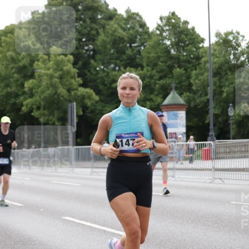 29.06.2025 - hella hamburg halbmarathon Jannik Wohlers http://msf.ph/oto/8201683 29.06.2025 10:25:29 Lombardsbrücke 1305, 1479, 1481, 3765, 4378, 4797, 5497, 6663, 8881, 10104, 10219, 11139, 11596, 11699, 11828, 11859, 12074, 12505, 12838, 12945, 12946, 14179, 14223, 16289, 16354, 16381, 16927, 17369, 19144 meine-sportfotos.de