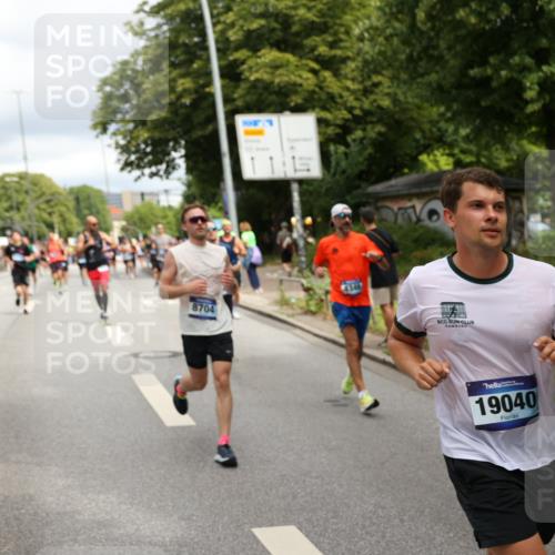 29.06.2025 - hella hamburg halbmarathon Yannick Fuchs http://msf.ph/oto/8201699 29.06.2025 10:44:46 20KM 1119, 1399, 1461, 1466, 1507, 1630, 1750, 1817, 2207, 2880, 3654, 4077, 4346, 4816, 5018, 5115, 6027, 6662, 6712, 6795, 7052, 7134, 7176, 7397, 7583, 7930, 7932, 8117, 8572, 8704, 8819, 9057, 10371, 11214, 11356, 11607, 12016, 12624, 13008, 13687, 13701, 13875, 14034, 14125, 14257, 14626, 15362, 15395, 15803, 15950, 16285, 16291, 16716, 17179, 17221, 17384, 18006, 18066, 18370, 18394, 18489, 18811 meine-sportfotos.de