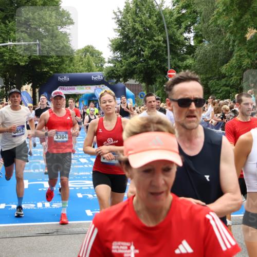 29.06.2025 - hella hamburg halbmarathon Zöllner http://msf.ph/oto/8201745 29.06.2025 10:47:37 Ziel 1070, 1320, 1592, 1696, 2284, 2953, 3304, 5889, 6009, 8023, 8234, 8852, 8927, 10969, 11021, 12870, 13223, 13303, 14618, 14619, 15451, 15479, 17846, 17905, 18104, 18970, 19181 meine-sportfotos.de