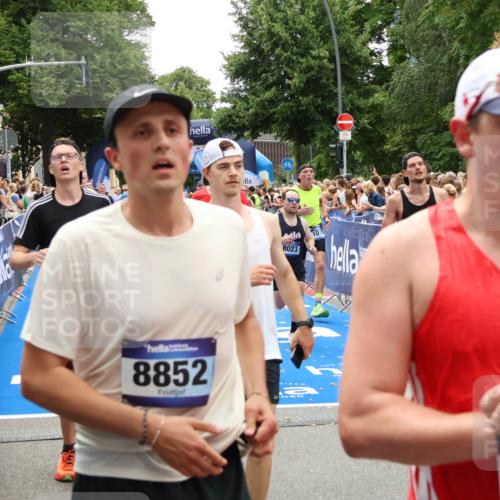 29.06.2025 - hella hamburg halbmarathon Zöllner http://msf.ph/oto/8201870 29.06.2025 10:47:39 Ziel 1070, 1320, 1696, 2284, 5889, 6009, 7962, 8023, 8234, 8927, 10969, 12870, 13223, 13303, 14618, 14619, 15451, 15479, 18104, 18970, 19181 meine-sportfotos.de