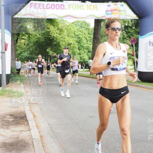 29.06.2025 - hella hamburg halbmarathon MichiJ http://msf.ph/oto/8201879 29.06.2025 10:21:40 Zwischen KM18-KM19 51, 6358, 7793, 10484, 10876, 11169, 11370, 12987, 14293, 15826, 16957, 18099 meine-sportfotos.de