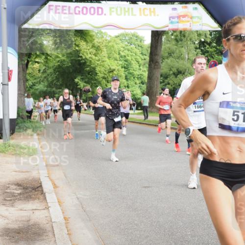 29.06.2025 - hella hamburg halbmarathon MichiJ http://msf.ph/oto/8201939 29.06.2025 10:21:40 Zwischen KM18-KM19 51, 6358, 7793, 10484, 10876, 11169, 11370, 12987, 14293, 15826, 16957, 18099 meine-sportfotos.de