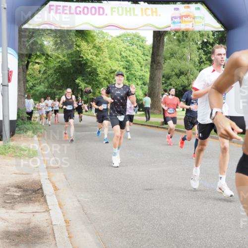 29.06.2025 - hella hamburg halbmarathon MichiJ http://msf.ph/oto/8201945 29.06.2025 10:21:40 Zwischen KM18-KM19 51, 6358, 7793, 10484, 10876, 11169, 11370, 12987, 14293, 15826, 16957, 18099 meine-sportfotos.de