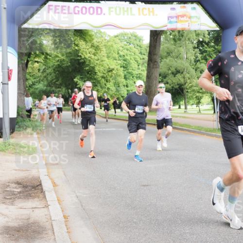 29.06.2025 - hella hamburg halbmarathon MichiJ http://msf.ph/oto/8201968 29.06.2025 10:21:41 Zwischen KM18-KM19 51, 6358, 7793, 10484, 10876, 11169, 11370, 12987, 15826, 16957, 18099 meine-sportfotos.de