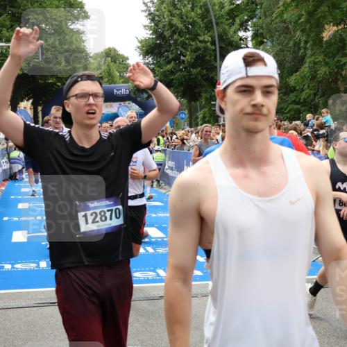 29.06.2025 - hella hamburg halbmarathon Zöllner http://msf.ph/oto/8201969 29.06.2025 10:47:41 Ziel 1070, 1320, 1696, 2284, 2708, 5889, 6009, 7962, 8023, 8927, 10969, 10988, 11283, 13948, 14618, 14619, 15451, 15478, 16205, 18104, 18970, 19181 meine-sportfotos.de