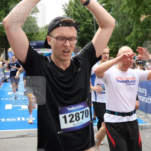 29.06.2025 - hella hamburg halbmarathon Zöllner http://msf.ph/oto/8202048 29.06.2025 10:47:42 Ziel 1320, 1696, 2284, 2708, 5889, 6009, 7962, 8927, 10969, 10988, 11283, 13948, 14618, 14619, 15451, 15478, 16205, 18104, 18970, 19181 meine-sportfotos.de